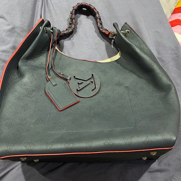 Louis Vuitton Mahina - Picture 1 of 8